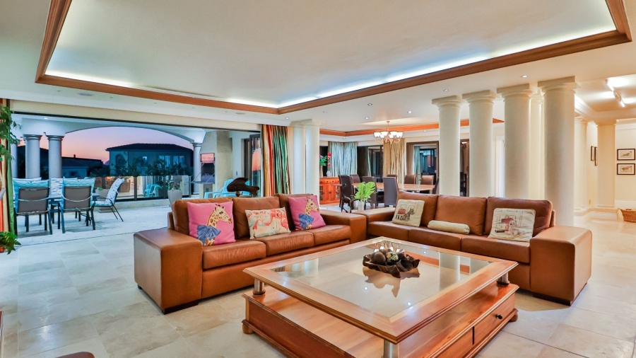 6 Bedroom Property for Sale in Myoli Beach Western Cape